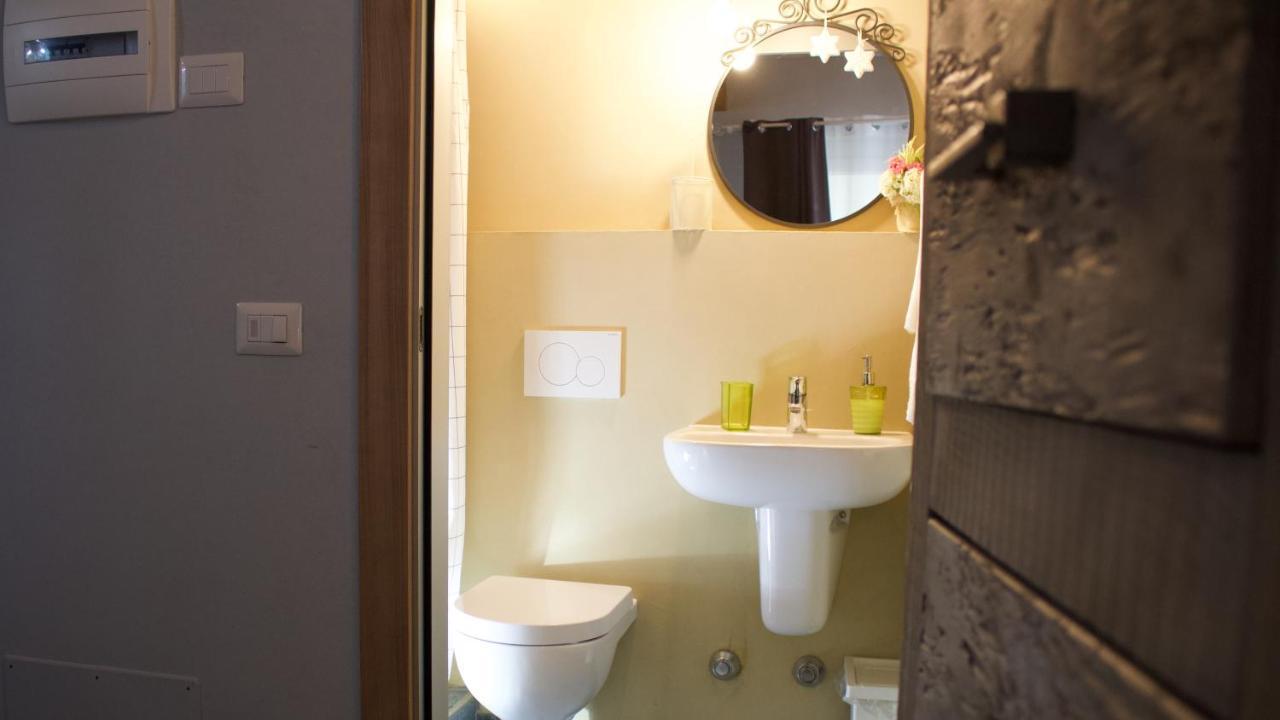 La Casa Sul Sasso Hotel Dervio Bagian luar foto